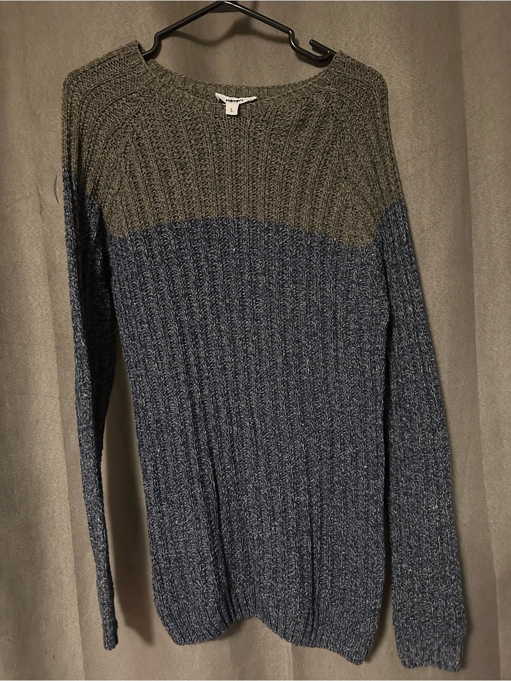 Men's Two-Tone Crewneck Sweater in Olive & Navy Heather